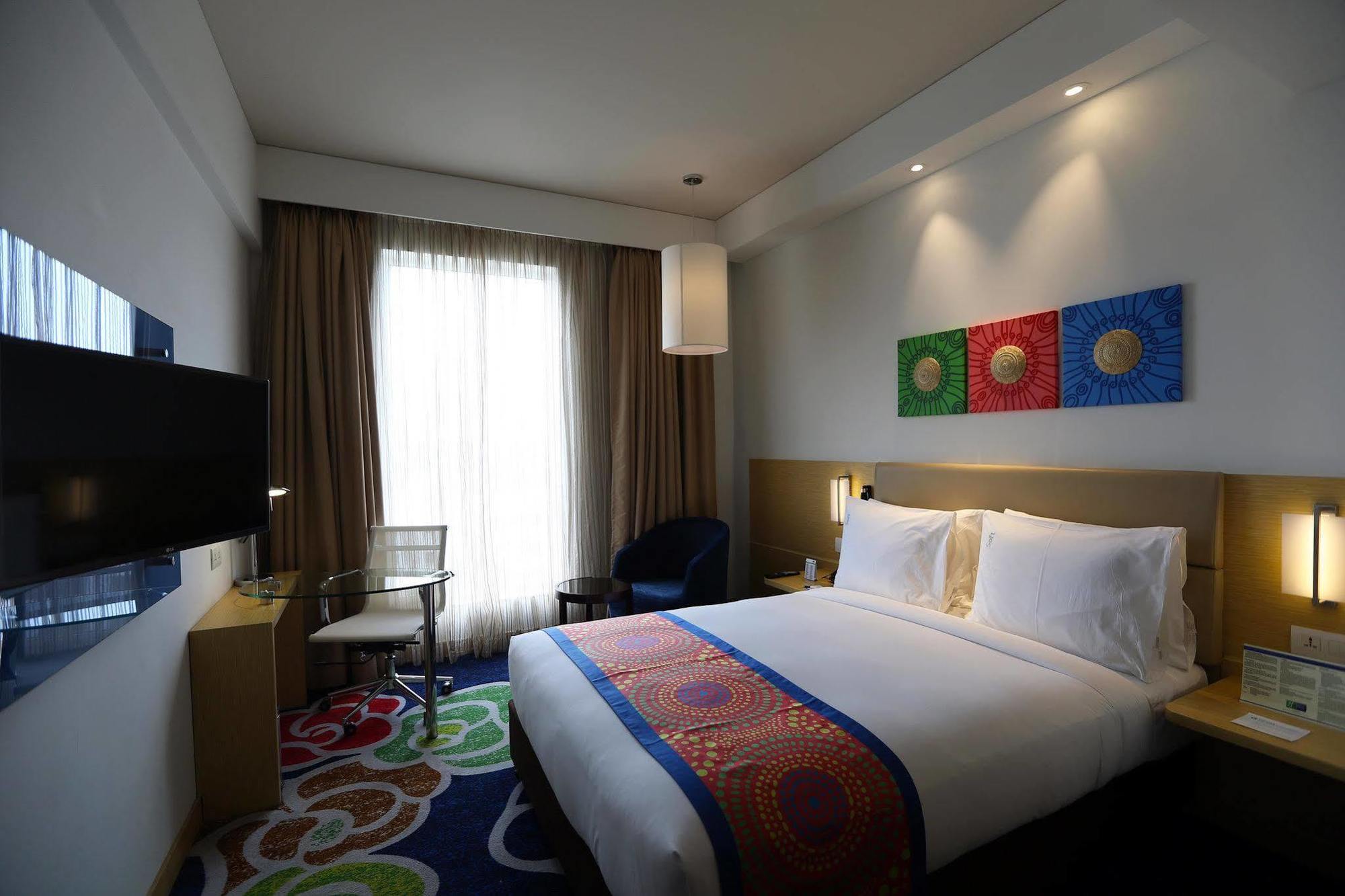 Holiday Inn Express Chennai Old Mahabalipuram Road Exterior photo